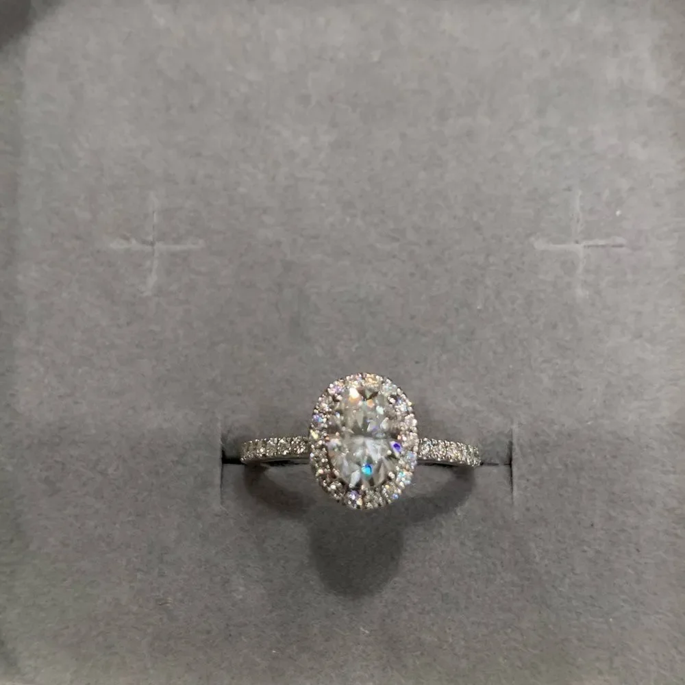 ♦️Rare oval halo diamond bridal ring♦️